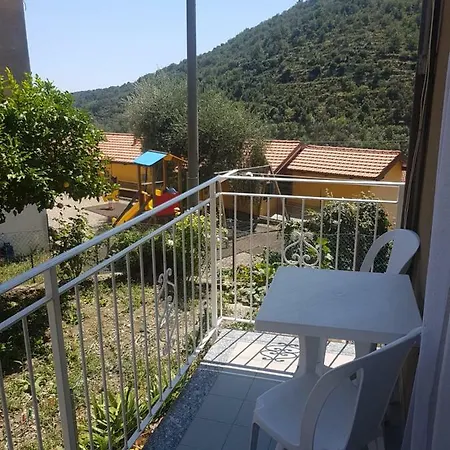 Trilocale Zona Tranquilla Entroterra Ligure * Villa Faraldi